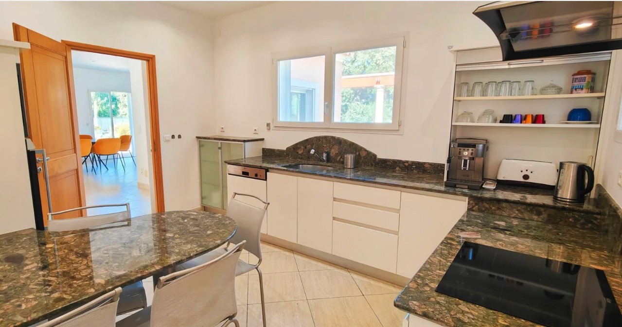 Maison-Saint-Raphael-REF6767596